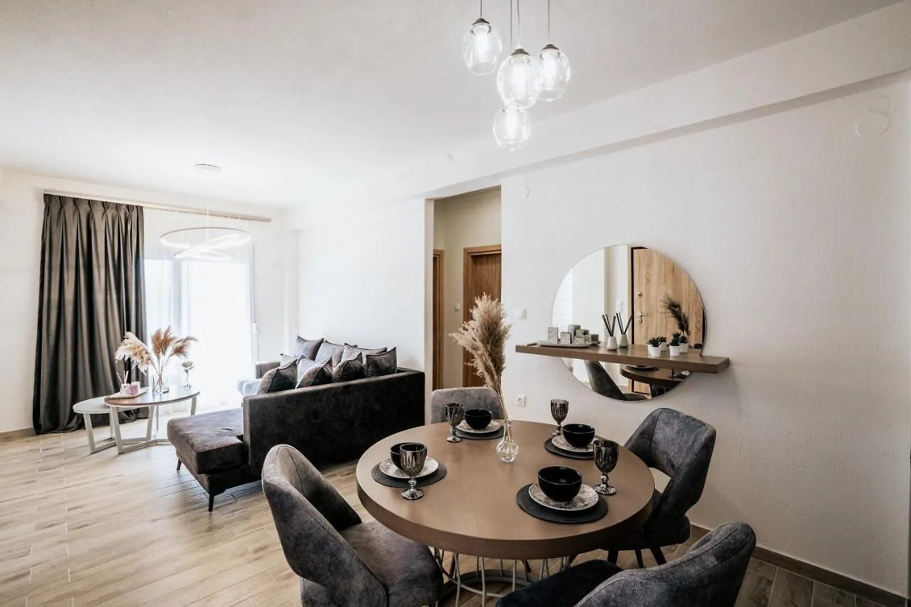 Emerald Luxury Apartments نيكيتي 0*,