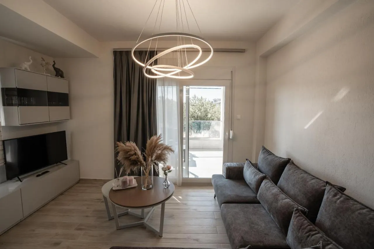 Emerald Luxury Apartments نيكيتي