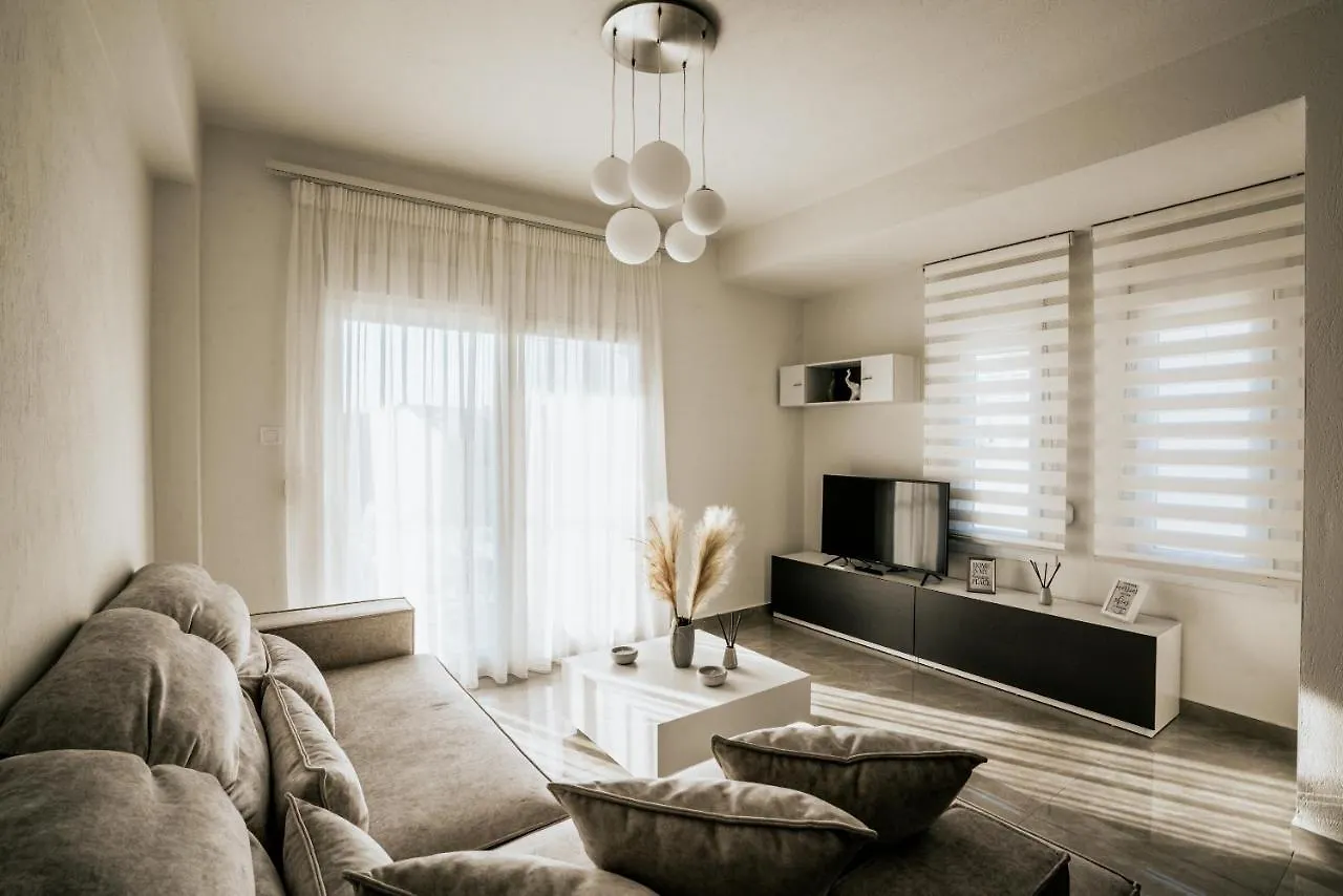 Emerald Luxury Apartments نيكيتي