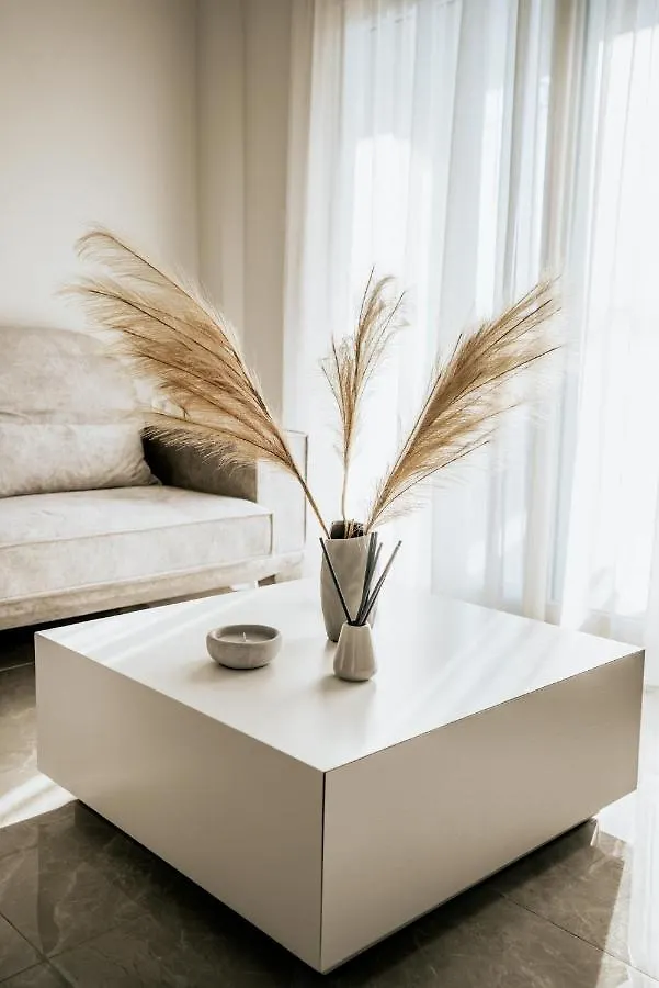 Emerald Luxury Apartments نيكيتي