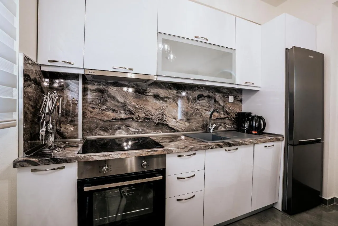 Emerald Luxury Apartments Nikiti  Nikiti (Sithonia)
