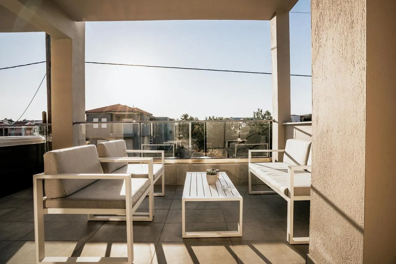 Emerald Luxury Apartments Nikiti