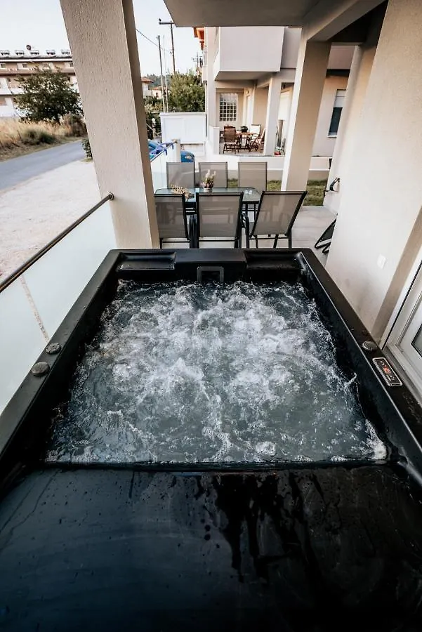 Emerald Luxury Apartments Nikiti