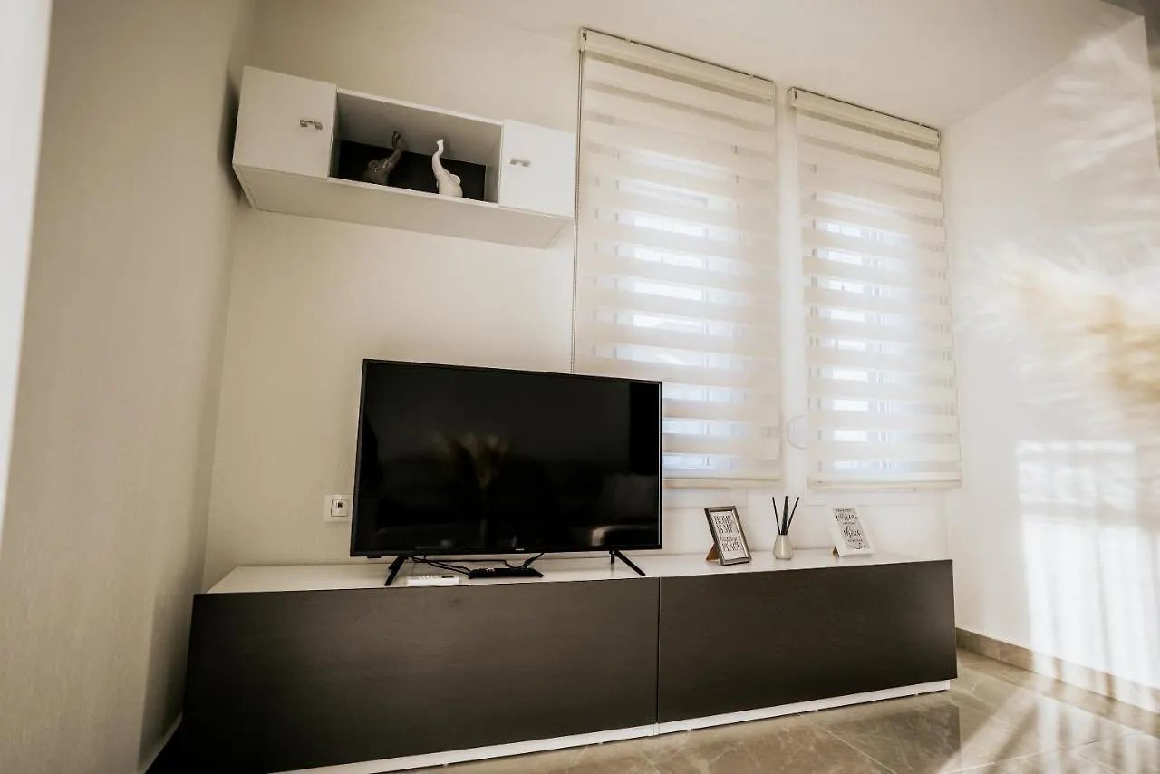 Emerald Luxury Apartments Nikiti